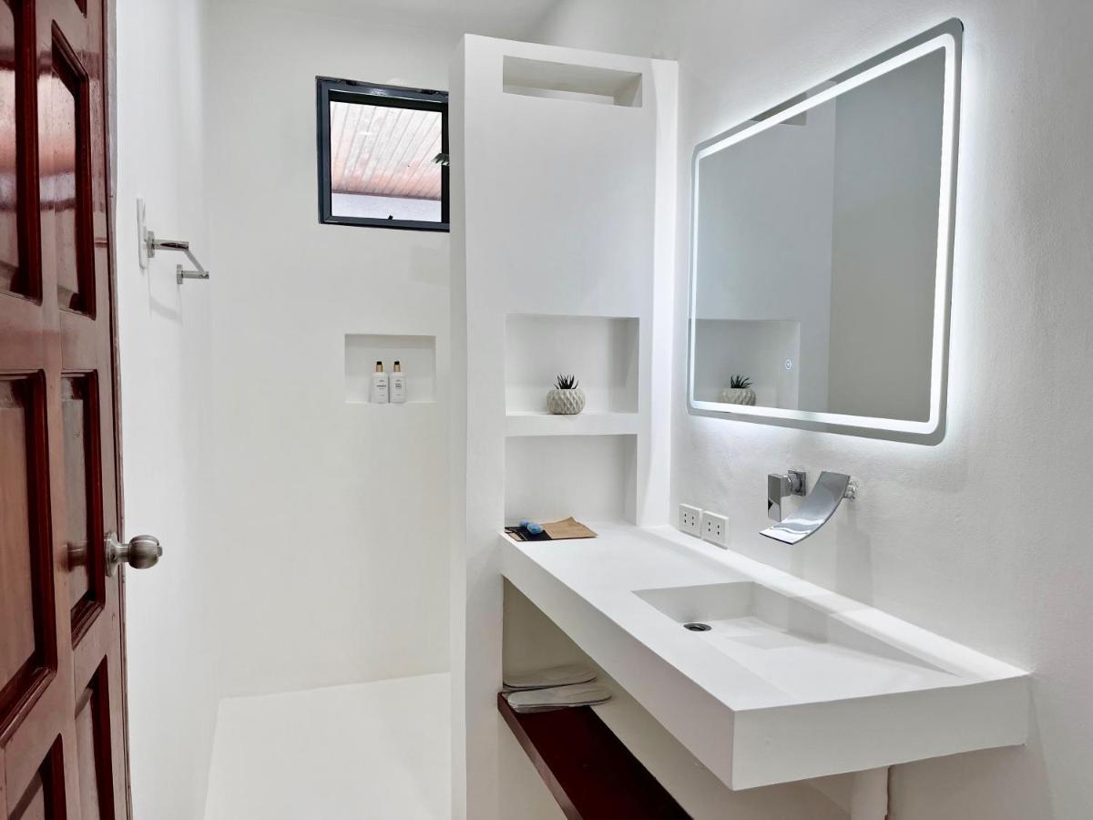 Pawikan Boutique Hotel Moalboal Extérieur photo
