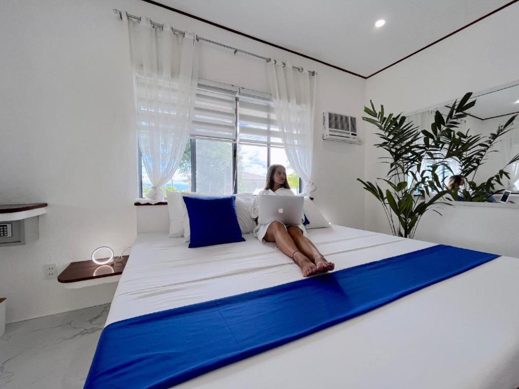 Pawikan Boutique Hotel Moalboal Extérieur photo